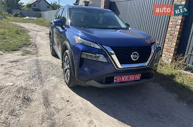 Внедорожник / Кроссовер Nissan Rogue 2021 в 