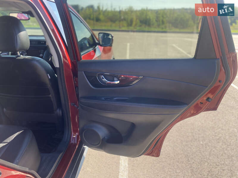 Позашляховик / Кросовер Nissan Rogue 2018 в Рівному