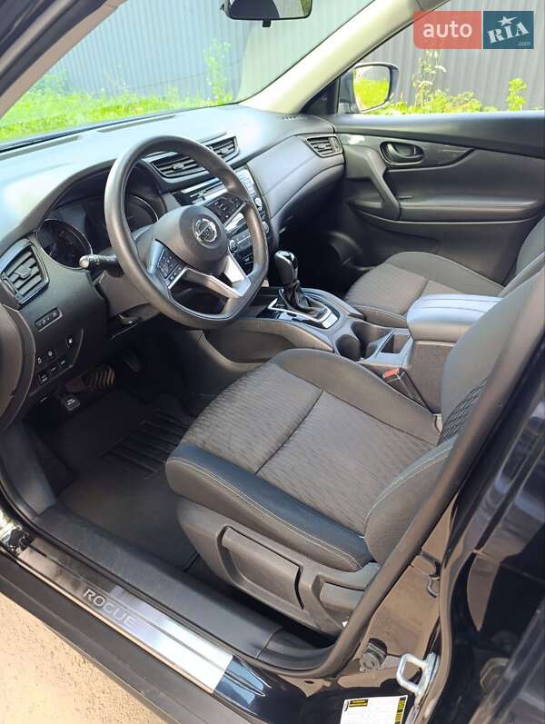 Внедорожник / Кроссовер Nissan Rogue 2018 в Здолбунове