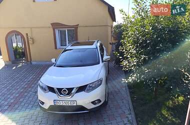 Позашляховик / Кросовер Nissan Rogue 2015 в 
