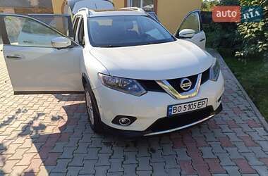 Позашляховик / Кросовер Nissan Rogue 2015 в 