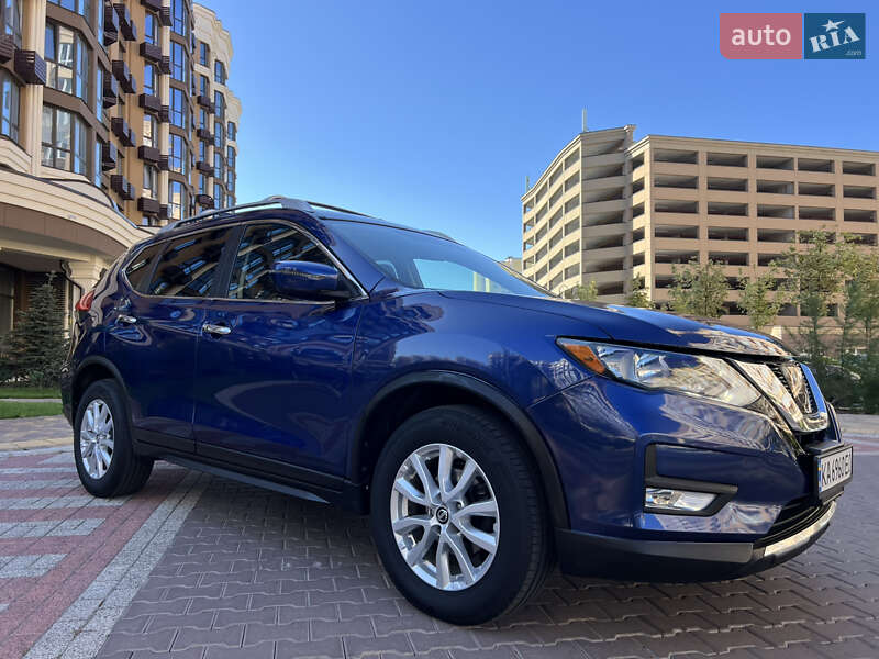 Внедорожник / Кроссовер Nissan Rogue 2017 в Киеве