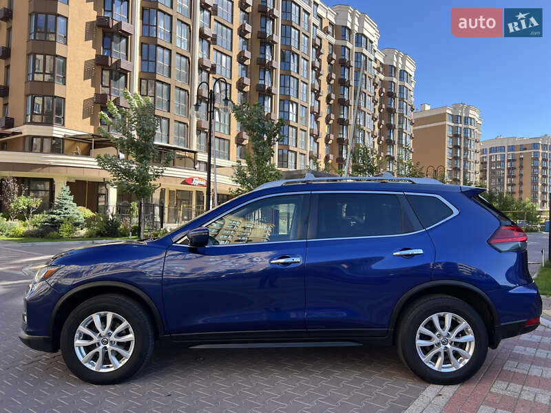 Вне��орожник / Кроссовер Nissan Rogue 2017 в Киеве
