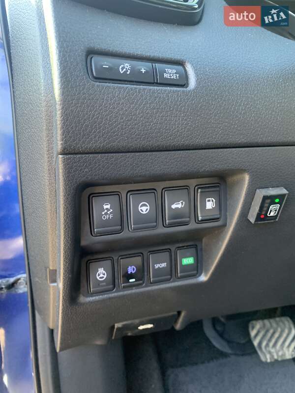 Внедорожник / Кроссовер Nissan Rogue 2018 в Львове