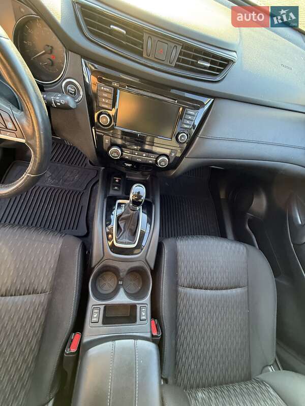 Позашляховик / Кросовер Nissan Rogue 2019 в Миколаєві