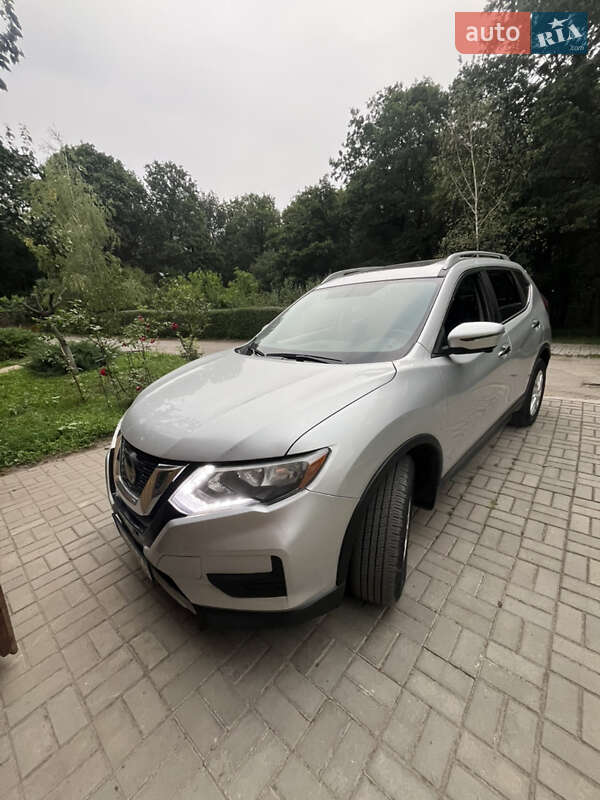 Внедорожник / Кроссовер Nissan Rogue 2018 в Высоком