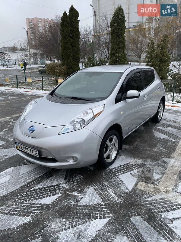 Внедорожник / Кроссовер Nissan Rogue 2018 в Высоком