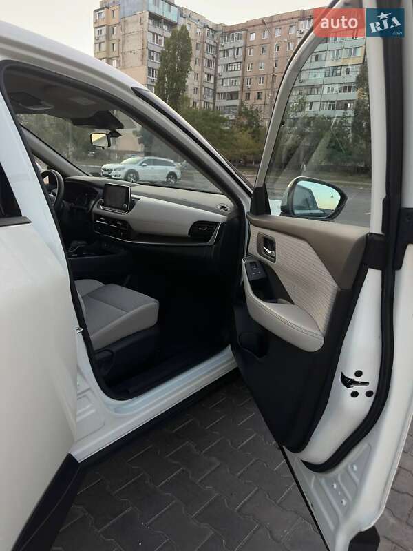 Внедорожник / Кроссовер Nissan Rogue 2021 в Днепре