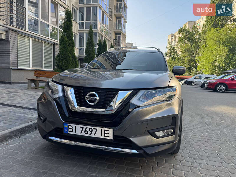 Внедорожник / Кроссовер Nissan Rogue 2016 в Кременчуге