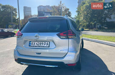 Внедорожник / Кроссовер Nissan Rogue 2018 в 
