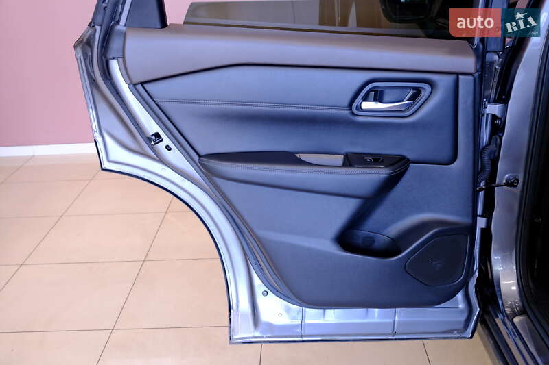 Внедорожник / Кроссовер Nissan Rogue 2023 в Одессе