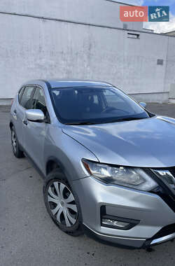 Внедорожник / Кроссовер Nissan Rogue 2017 в 