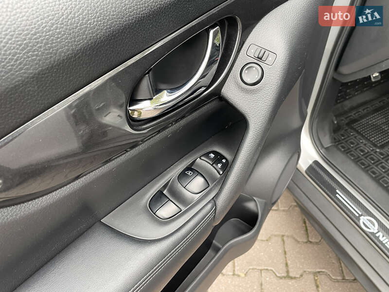 Позашляховик / Кросовер Nissan Rogue 2018 в Миргороді