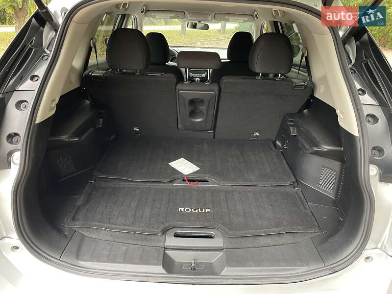 Позашляховик / Кросовер Nissan Rogue 2018 в Миргороді