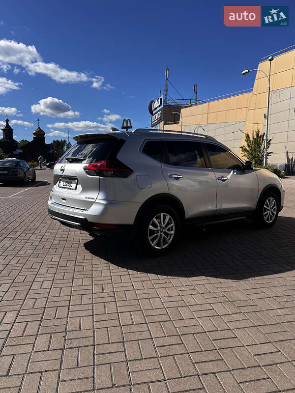 Позашляховик / Кросовер Nissan Rogue 2017 в Києві