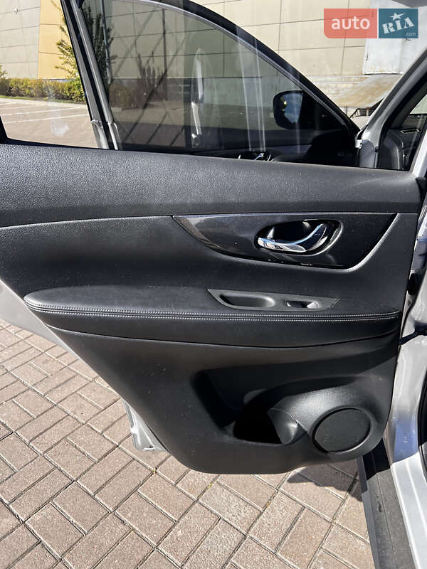 Позашляховик / Кросовер Nissan Rogue 2017 в Києві