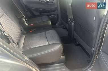Внедорожник / Кроссовер Nissan Rogue 2018 в 