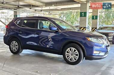 Внедорожник / Кроссовер Nissan Rogue 2017 в 
