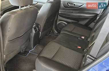 Внедорожник / Кроссовер Nissan Rogue 2017 в 