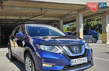 Внедорожник / Кроссовер Nissan Rogue 2017 в 