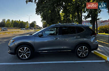 Внедорожник / Кроссовер Nissan Rogue 2018 в 