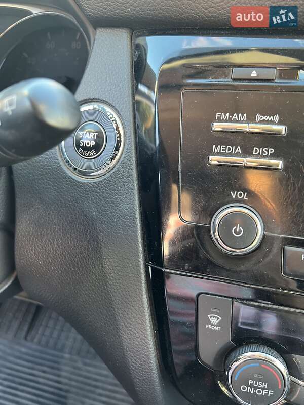 Внедорожник / Кроссовер Nissan Rogue 2014 в Каневе