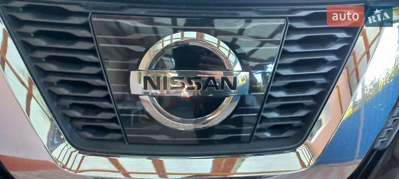 Внедорожник / Кроссовер Nissan Rogue 2018 в Кропивницком