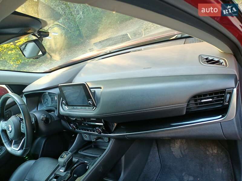 Внедорожник / Кроссовер Nissan Rogue 2022 в Днепре