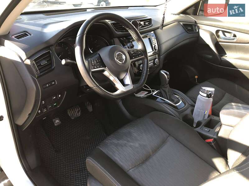 Внедорожник / Кроссовер Nissan Rogue 2018 в Хмельницком