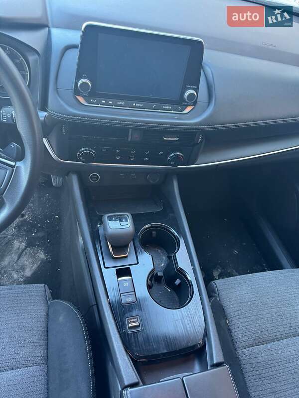 Позашляховик / Кросовер Nissan Rogue 2020 в Львові