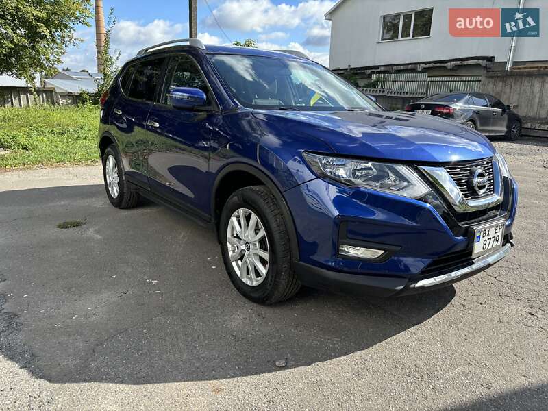 Внедорожник / Кроссовер Nissan Rogue 2017 в Хмельницком