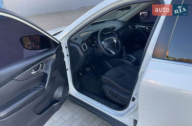 Позашляховик / Кросовер Nissan Rogue 2015 в Полтаві