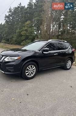 Внедорожник / Кроссовер Nissan Rogue 2017 в Фастове