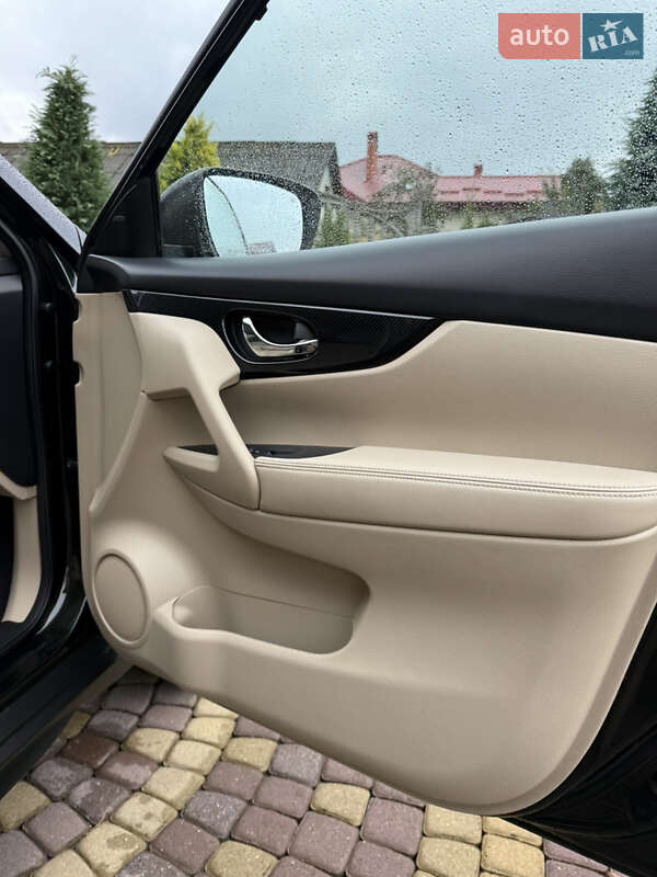 Внедорожник / Кроссовер Nissan Rogue 2018 в Яворове