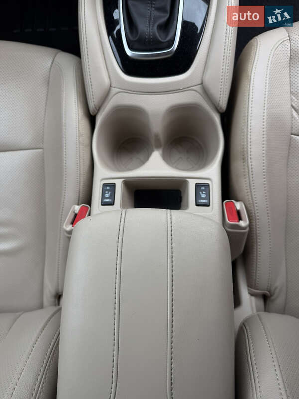 Внедорожник / Кроссовер Nissan Rogue 2018 в Яворове