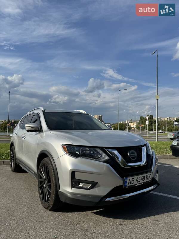 Внедорожник / Кроссовер Nissan Rogue 2018 в Виннице