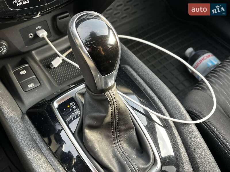 Внедорожник / Кроссовер Nissan Rogue 2018 в Киеве