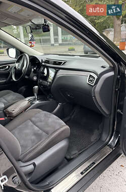 Внедорожник / Кроссовер Nissan Rogue 2015 в 