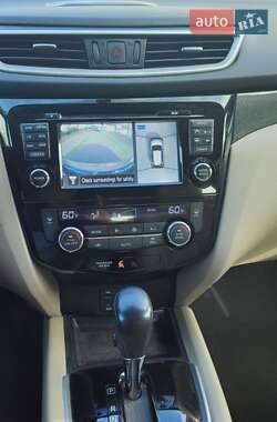 Внедорожник / Кроссовер Nissan Rogue 2015 в 