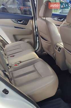 Внедорожник / Кроссовер Nissan Rogue 2015 в 
