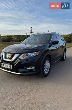 Внедорожник / Кроссовер Nissan Rogue 2017 в Смеле