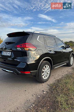 Внедорожник / Кроссовер Nissan Rogue 2017 в 