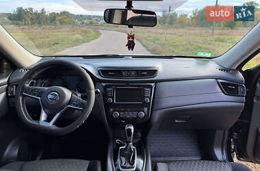 Внедорожник / Кроссовер Nissan Rogue 2017 в 