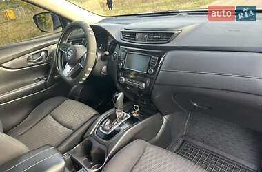 Внедорожник / Кроссовер Nissan Rogue 2017 в 