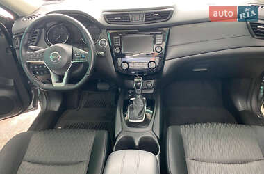 Внедорожник / Кроссовер Nissan Rogue 2020 в 