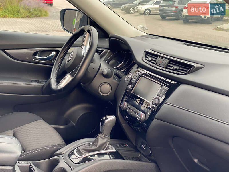 Позашляховик / Кросовер Nissan Rogue 2020 в Кременчуці