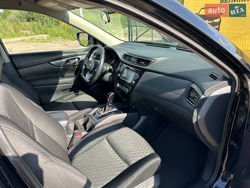 Позашляховик / Кросовер Nissan Rogue 2018 в Львові