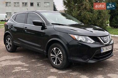Внедорожник / Кроссовер Nissan Rogue 2018 в 