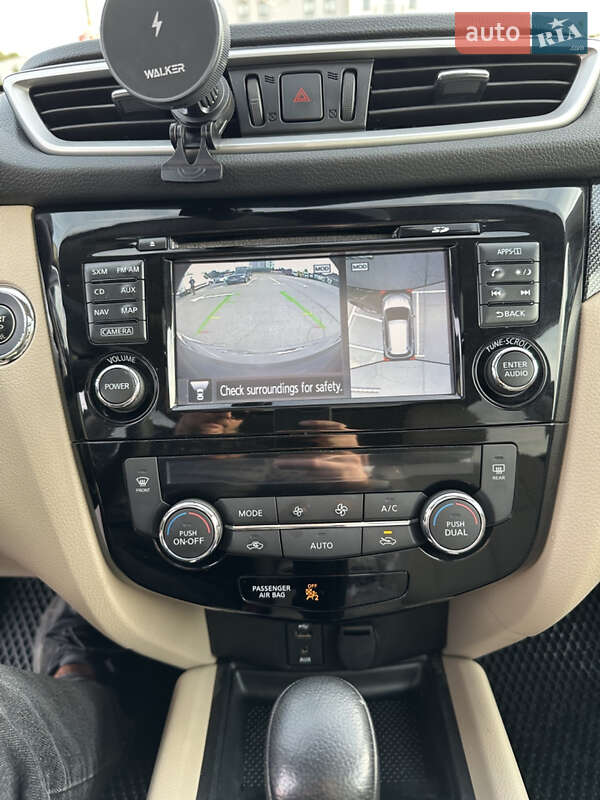 Внедорожник / Кроссовер Nissan Rogue 2015 в Львове