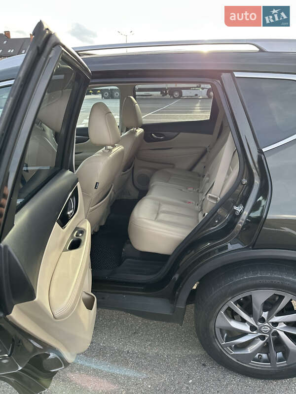 Внедорожник / Кроссовер Nissan Rogue 2015 в Львове